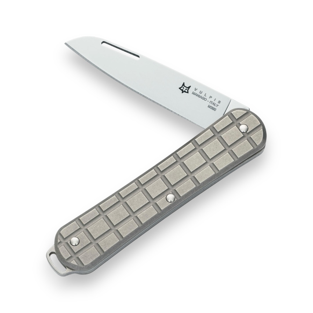 Scyzoryk Fox Knives Vulpis FX-VPGP130 TI Polished M390 Bead Blasted Titanium Milled Pattern
