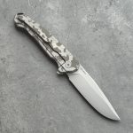 Nóż Składany MK Knives & Tools Ingeni MT 'CAMO 2' | Seria Mid-Tech Po Customizacji | Sand Blasted CPM-S90V Grey/Shadow Brown Anodized Titanium Flipper Frame Lock - obrazek 6