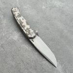 Nóż Składany MK Knives & Tools Ingeni MT 'CAMO 2' | Seria Mid-Tech Po Customizacji | Sand Blasted CPM-S90V Grey/Shadow Brown Anodized Titanium Flipper Frame Lock - obrazek 7