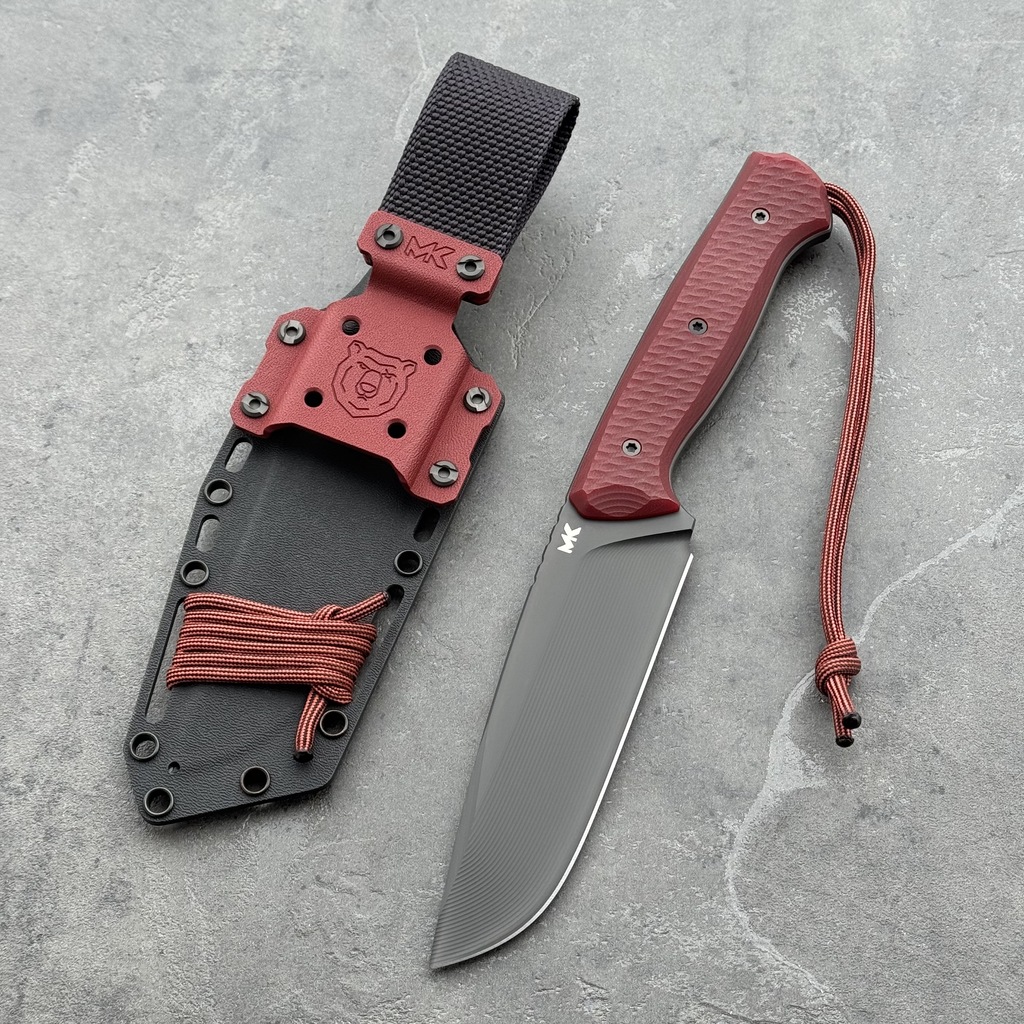 Nóż MK Knives & Tools Rambler "Fear The Bear" #50 Black DLC Vanadis 4 Extra Ruby Red G10 Black Kydex