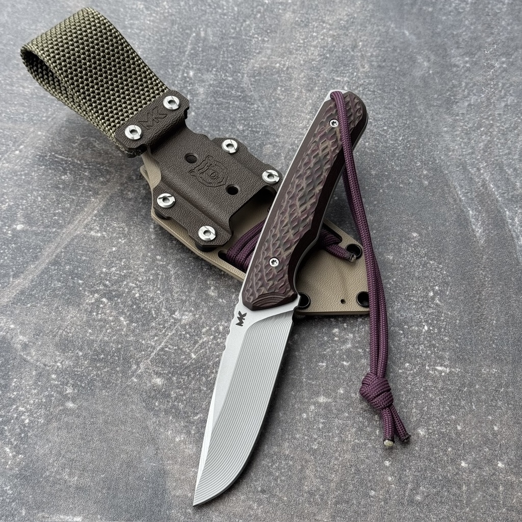 Nóż MK Knives & Tools Scout "Fear The Bear" Glass Blasted Elmax Richlite Slane FDE Fall Kydex