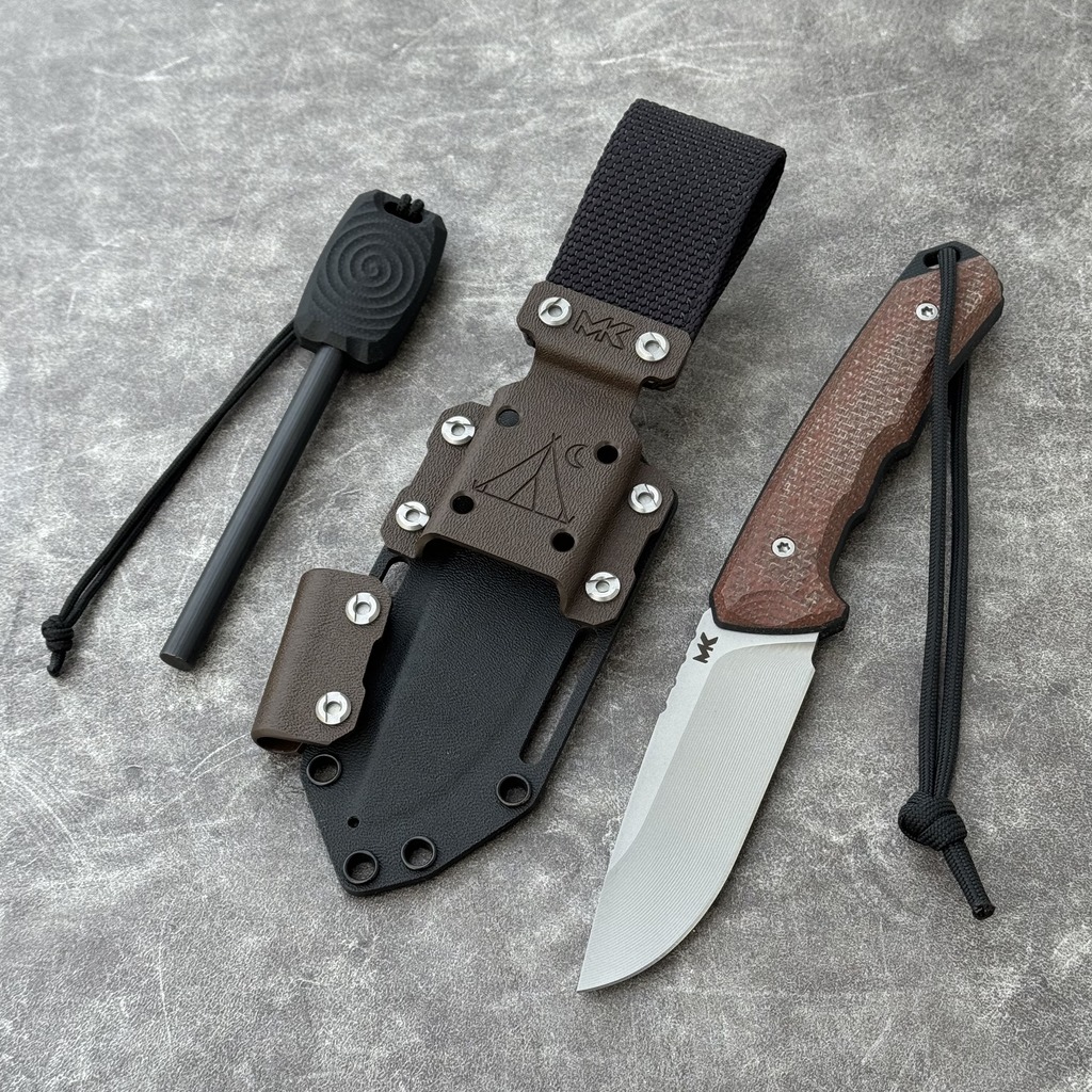 Nóż MK Knives & Tools Venn 'Camp Ant' with Ferro Rod | Bead Blasted Elmax Brown Micarta Black G10 Liners Black Kydex