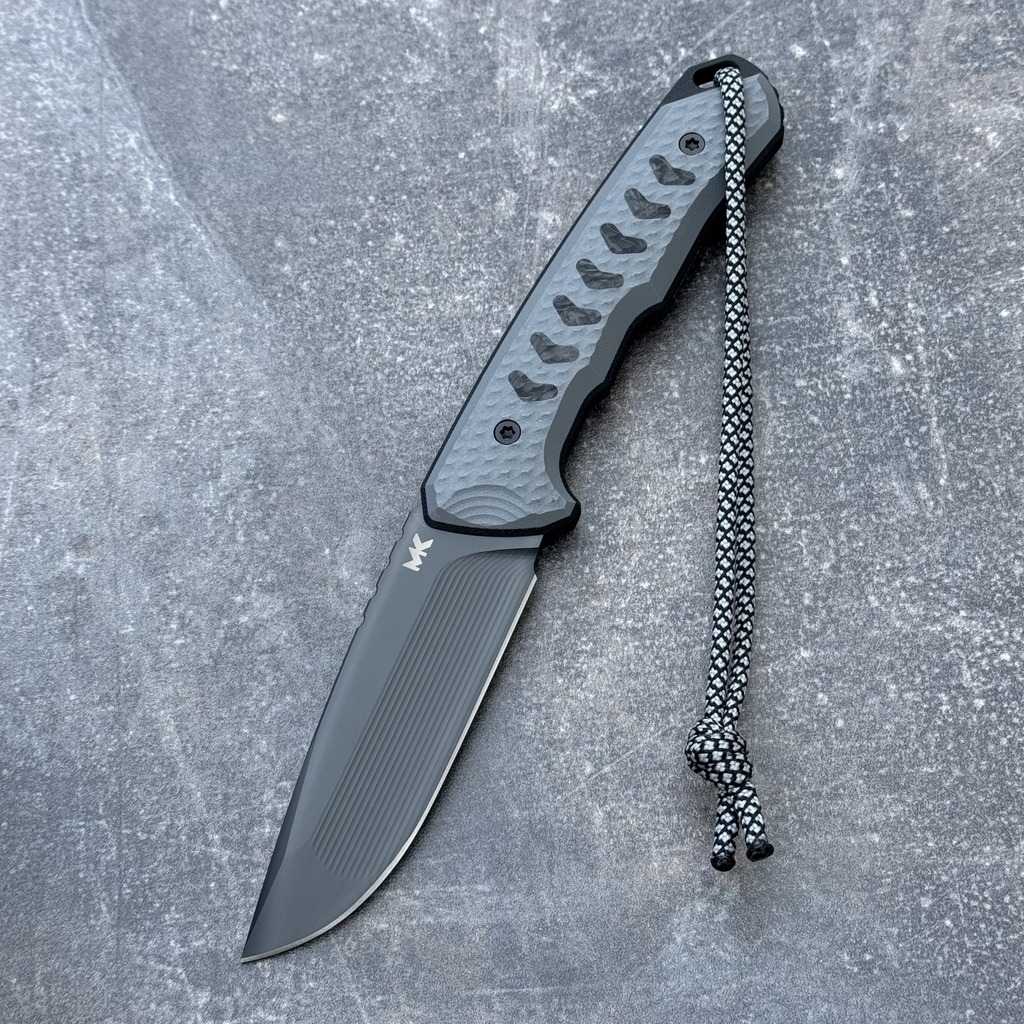 Nóż MK Knives & Tools Venn 'Fear The Bear' DLC Vanadis 23 Charcoal Gray G10/Marbled Carbon Inserts Black Carbon Holstex