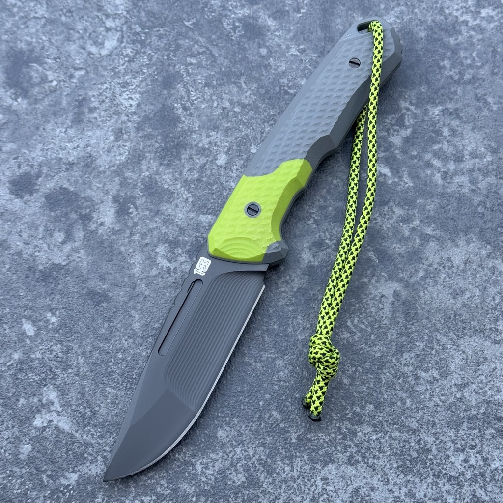 Nóż MK Knives & Tools Venn 'Postapo' 10th Anniversary Logo DLC Vanadis 4 Extra DG Charcoal Grey/Toxic Green G10 Black Carbon Holstex