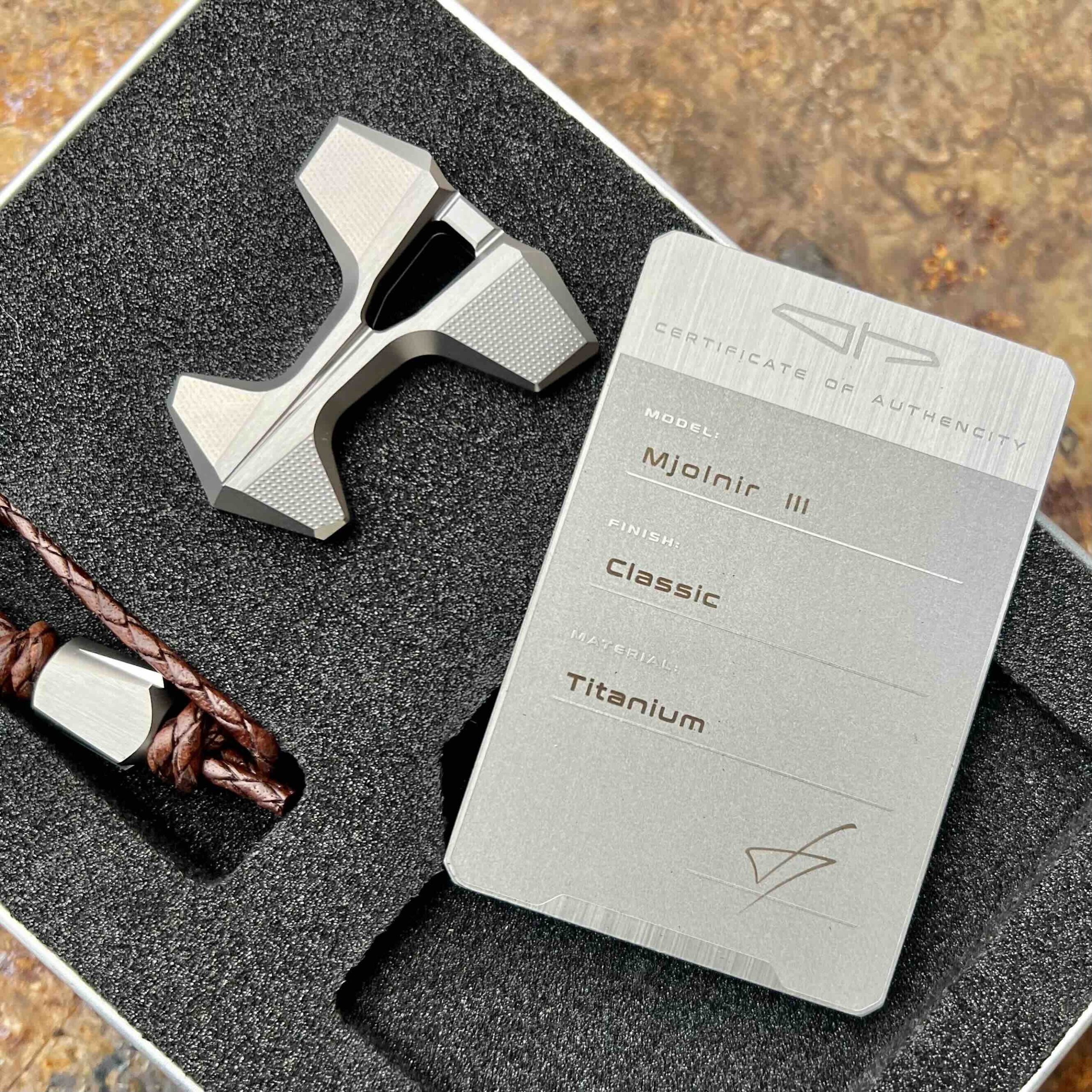 Ostap Hel Knives Mjolnir III Titanium Collectors Set | Wisior Zawieszka Tytanowa Worry Stone