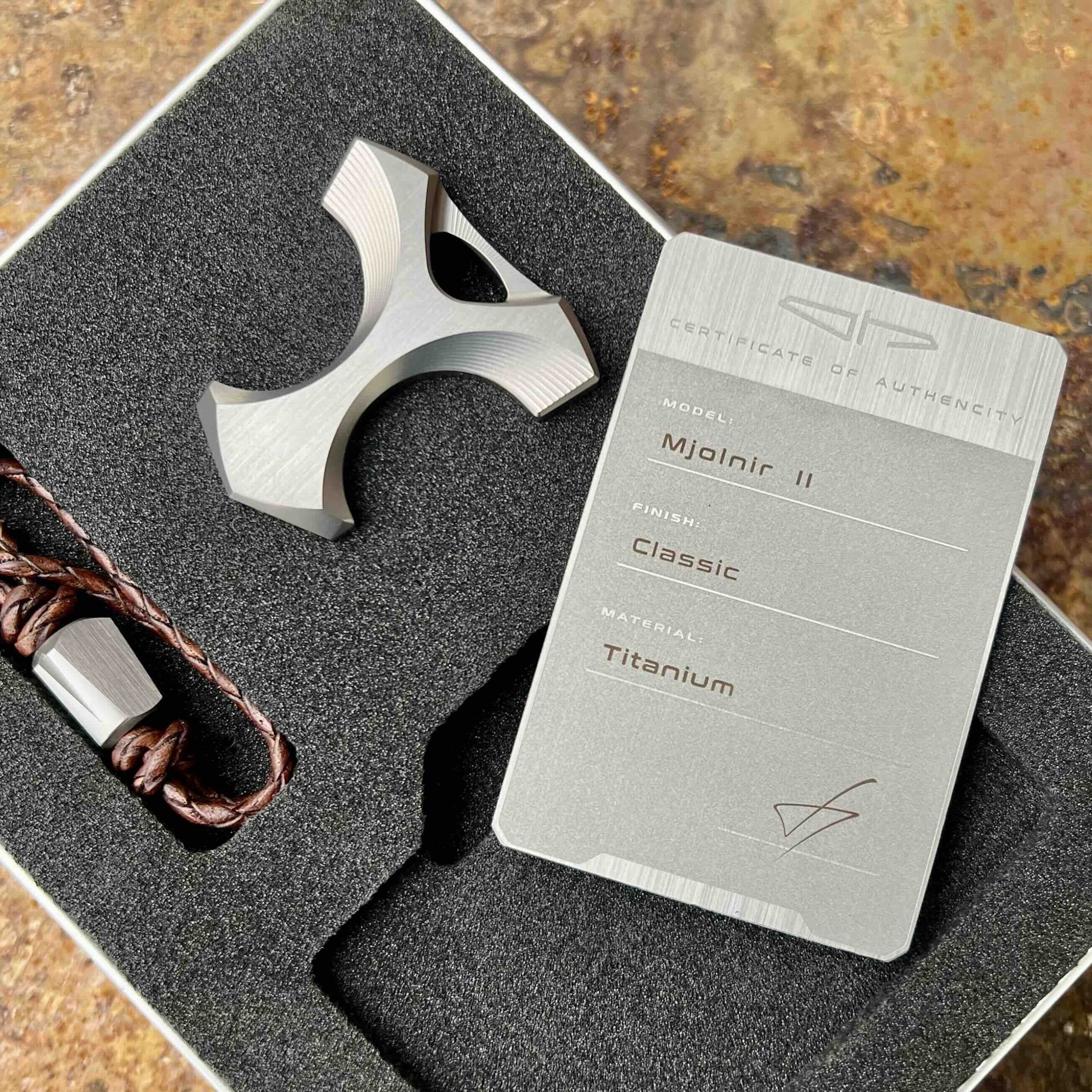 Ostap Hel Knives Mjolnir II Titanium Collectors Set | Wisior Zawieszka Tytanowa Worry Stone