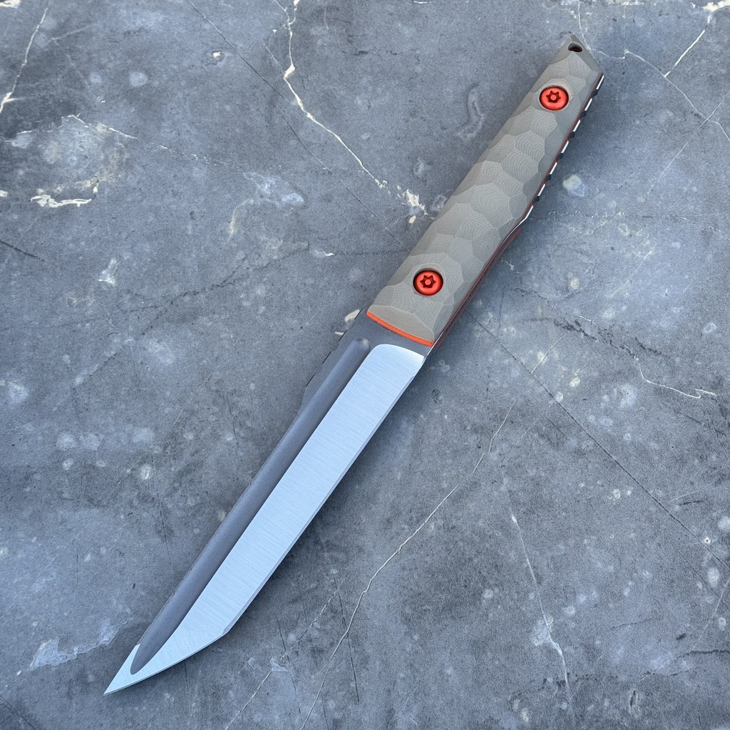 Nóż PG Knives | Piotr Gościniak Tanto 02 "Asahi" | Satin Elmax Tan G10/Orange G10 Spacers G10 Black Kydex