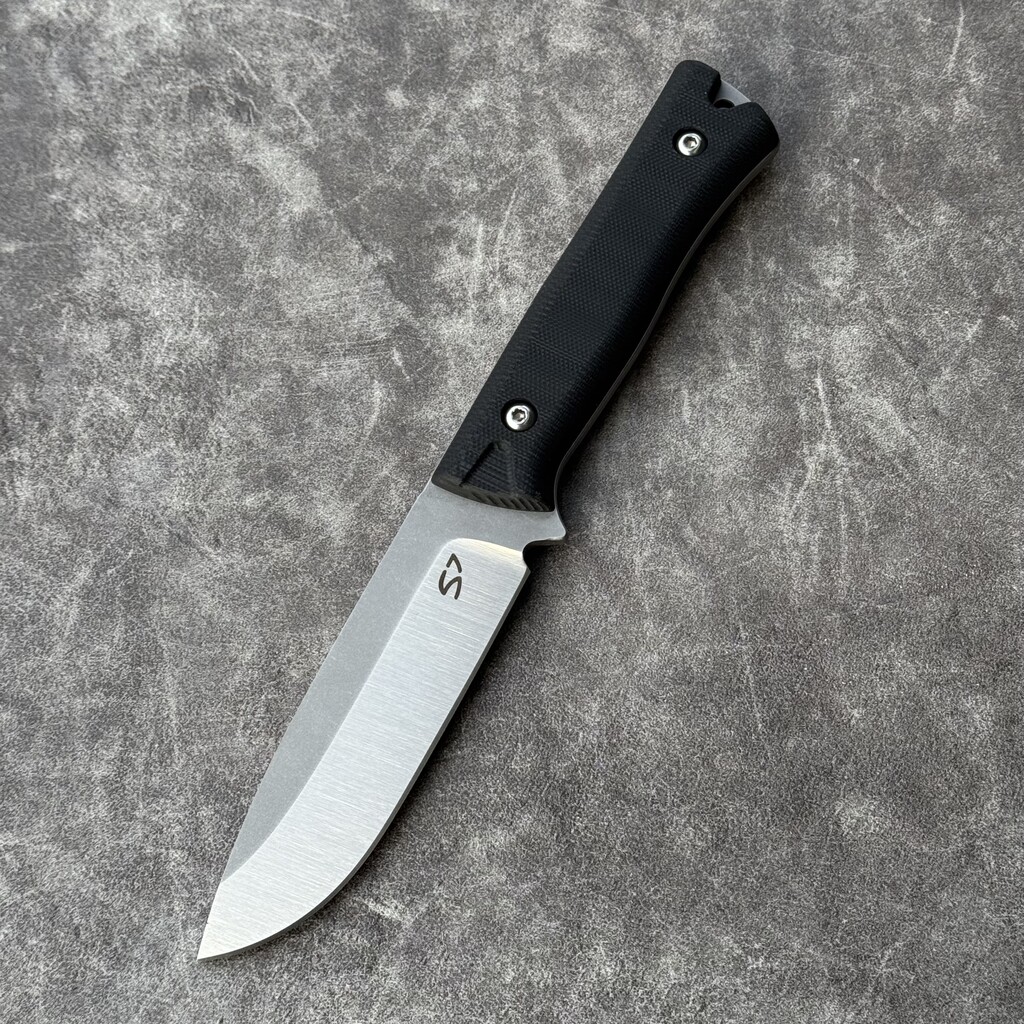 Nóż SJ-Knife Templar 'Pitch' Satin Elmax Black Canvas Micarta Black Kydex
