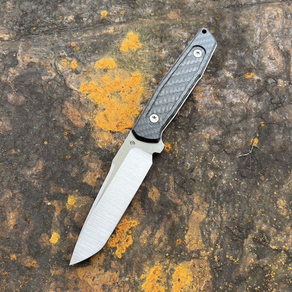 Nóż Sliwkosky Knives Eternal "Phantom" | Satin Elmax Carbon Fiber & Toxic Green G10 Spacers Black Kydex