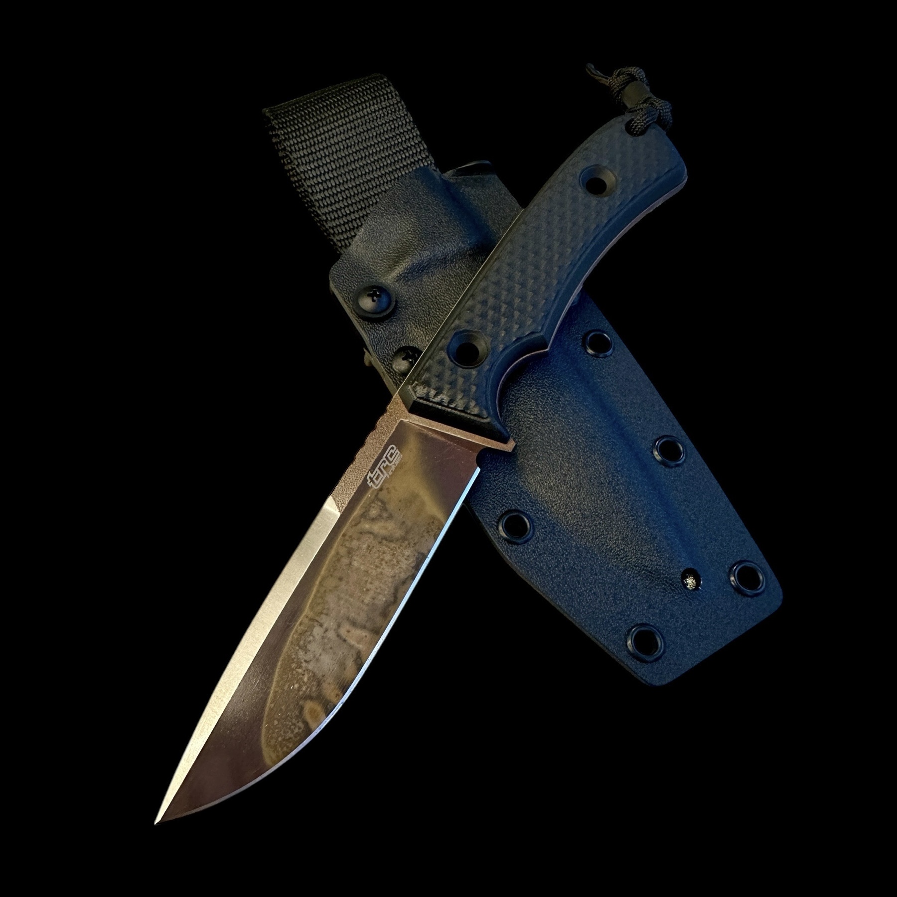 Nóż TRC Knives South Pole Custom Swedge Signature Apocalyptic Elmax Black G10 Black Kydex