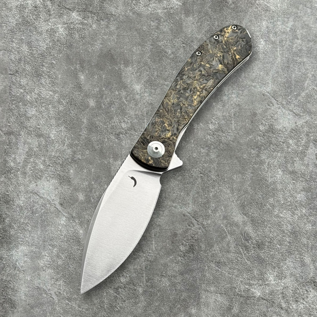 Nóż Składany Trollsky Knives Mandu XL MT030-XL Liner Lock Satin MagnaCut Dark Matter Gold FatCarbon