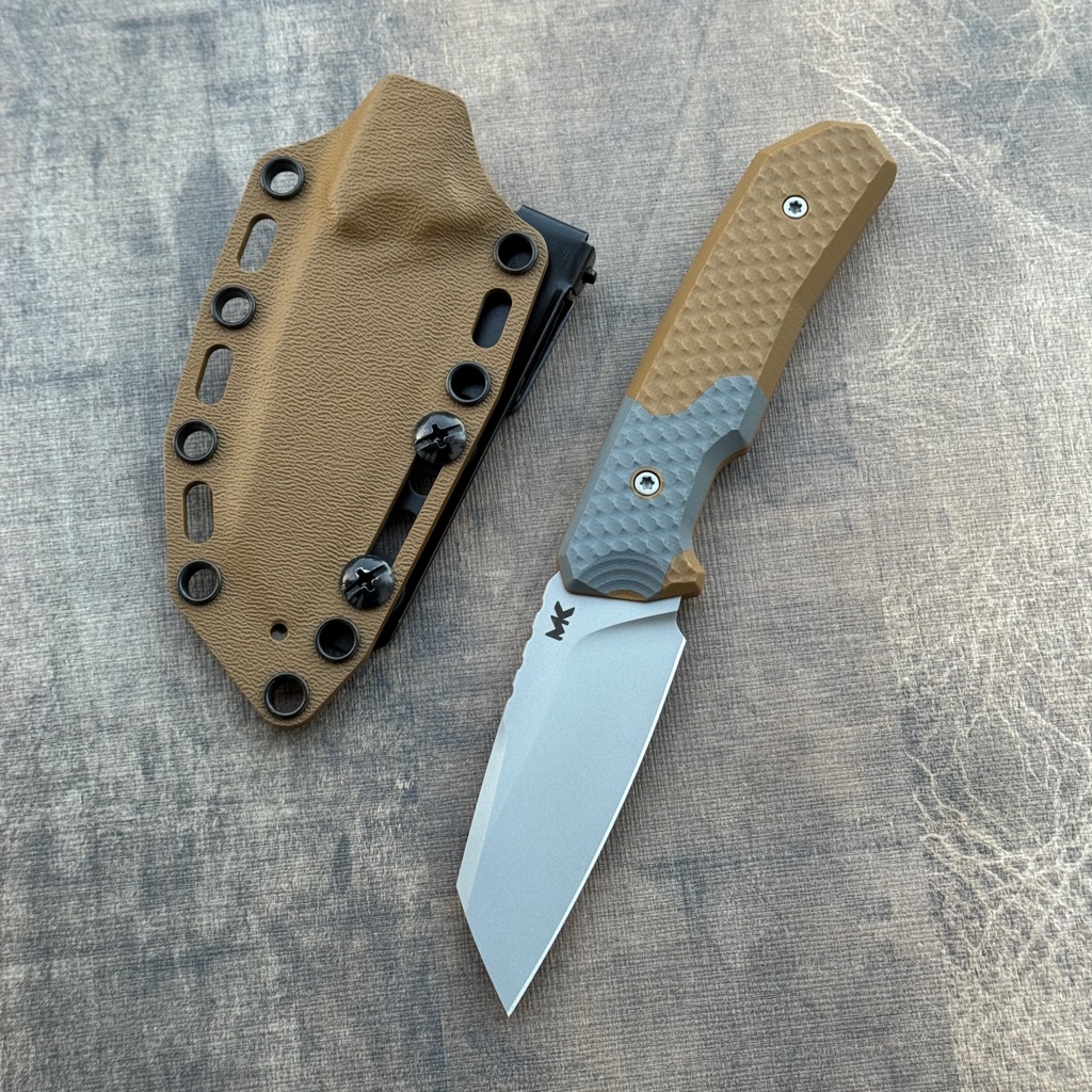 MK Knives & Tools - Flin MK-09.0014 01 Nóż MK Knives & Tools Flin "Expedition" Bead Blasted M390 Coyote Brown G10 / Grey Inserts OD Coyote Kydex - obrazek 1