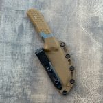 Nóż MK Knives & Tools Flin "Expedition" Bead Blasted M390 Coyote Brown G10 / Grey Inserts OD Coyote Kydex - obrazek 4