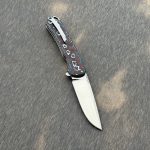 Nóż składany MK Knives & Tools Humbler “Nebula” Satin MagnaCut – Limited FatCarbon Series | Zestaw kolekcjonerski - obrazek 3